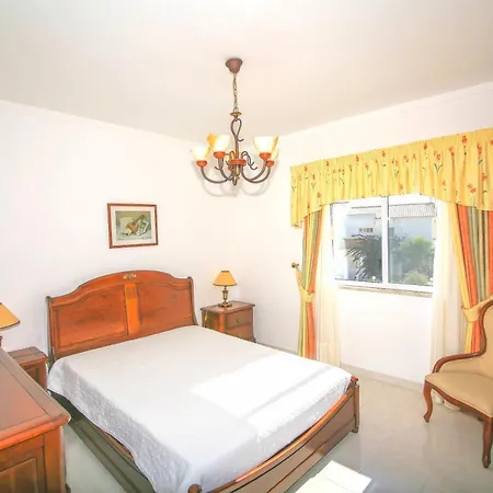 Villa Olival With Pool Walking Distance To