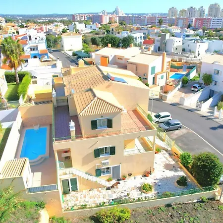 Olival With Pool Walking Distance To Villa Armação de Pêra